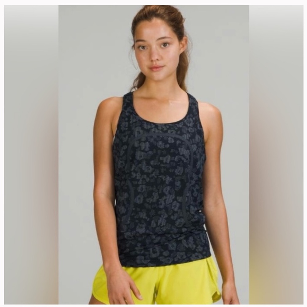 LULULEMON Swiftly Tech Racerback Tank Top 2.0 in Dappled Floral True Navy Ocean